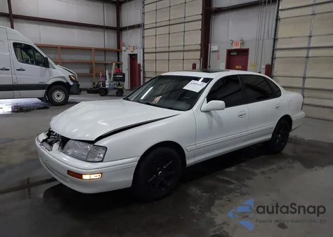 1996 Toyota Avalon Xl/Xls z USA, uszkodzony, nr VIN 4T1BF12B2TU100153